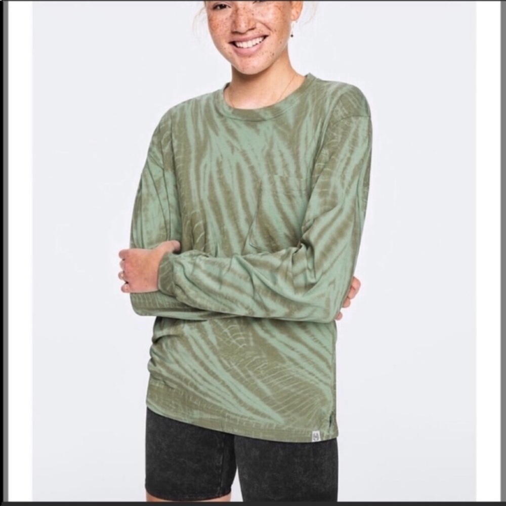 Victoria’s Secret PINK long sleeve campus tee XS